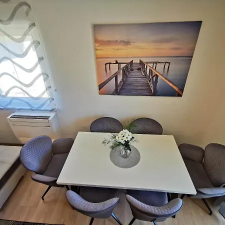 Apartment Liznjan Лижнян
