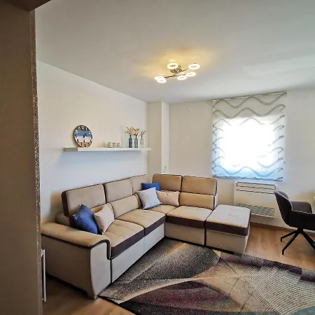 Apartment Apartment Liznjan